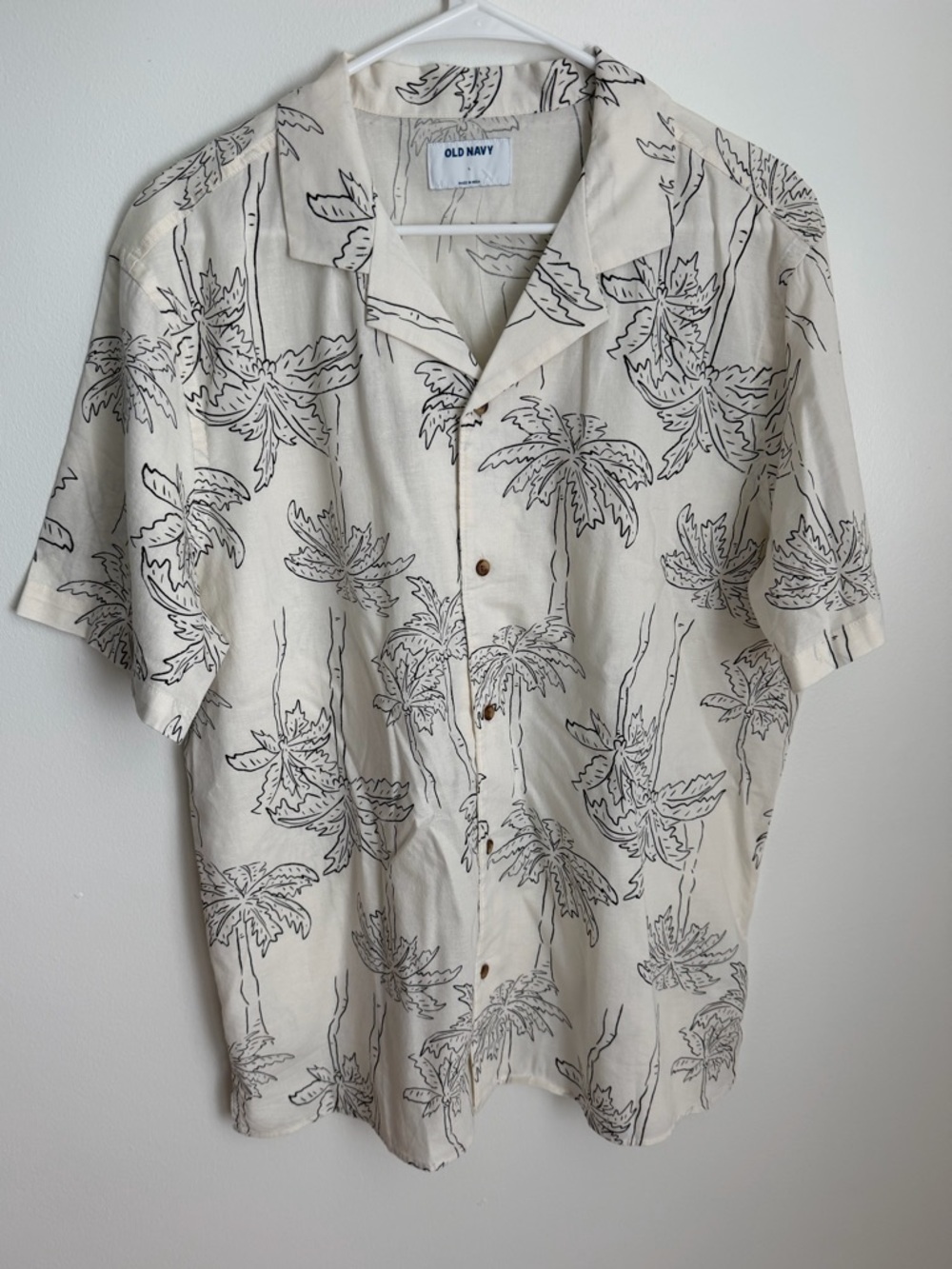NWT Cream and Black Palm Tree Print Short Sleeve Button Up Short Size Large